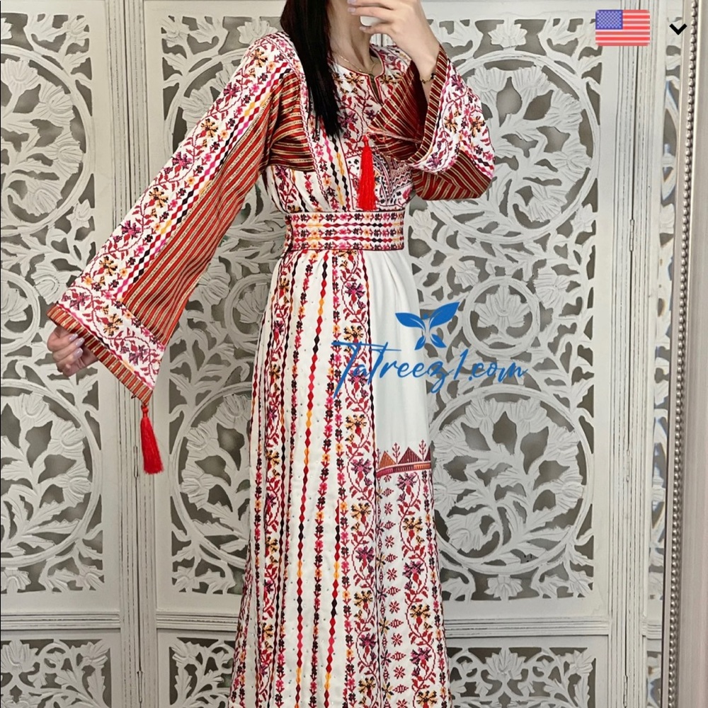 Palestinian thobe from tatreez 1